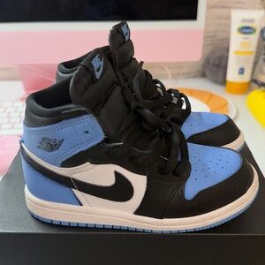 UNC 1s size 9c